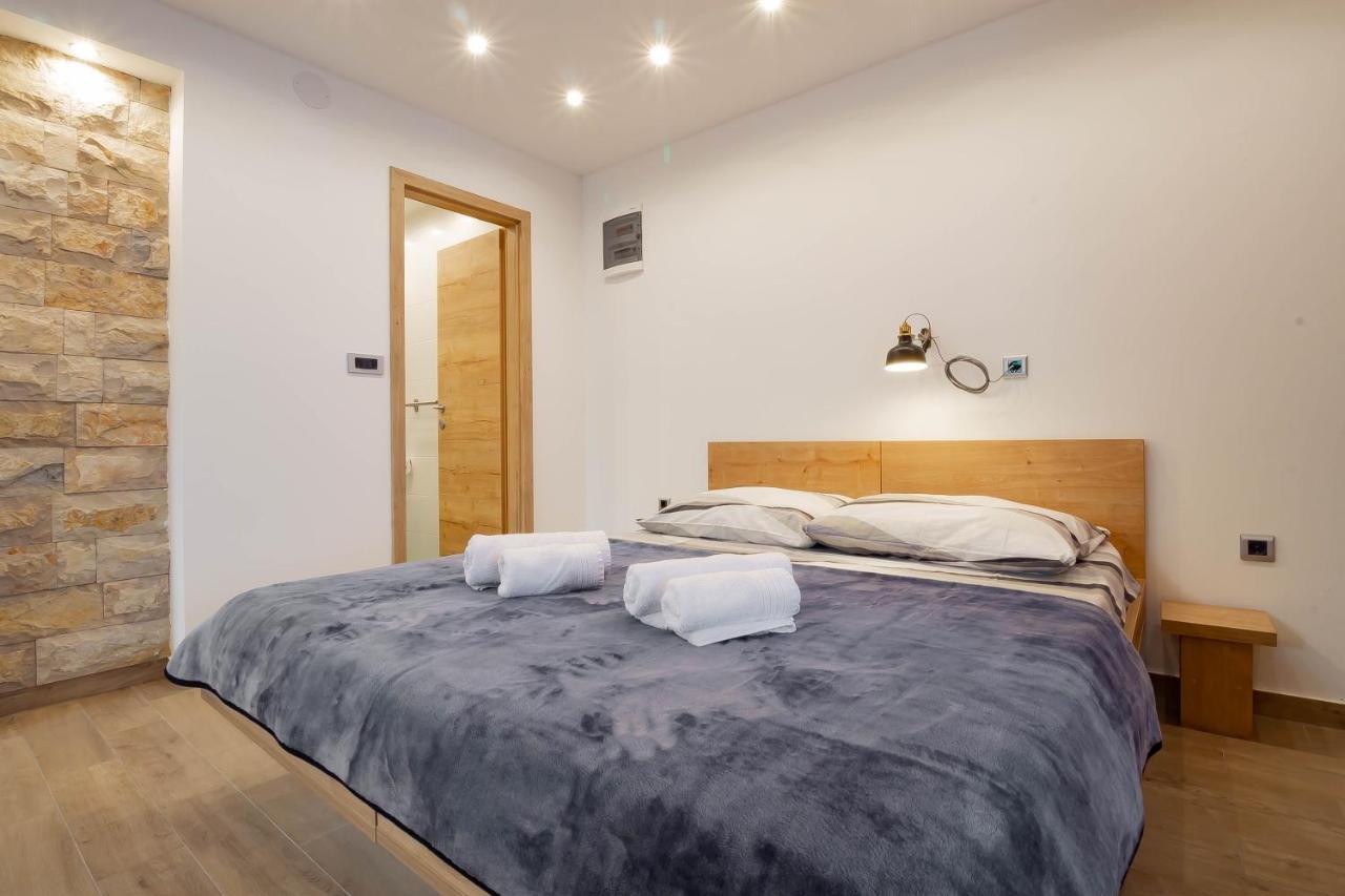 Apartments Marinici Rijeka - With Private Parking ภายนอก รูปภาพ